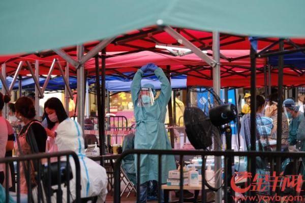 短视频爆料医院志愿者,短视频中的抗疫英雄身影